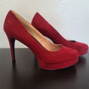 Chinese Laundry ladies red suade pumps 8